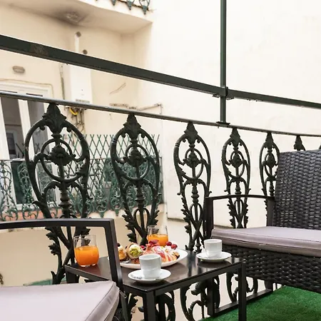 Apartmán Historic Center Boho - 5min Colosseum, 300m To Metro, A-c *